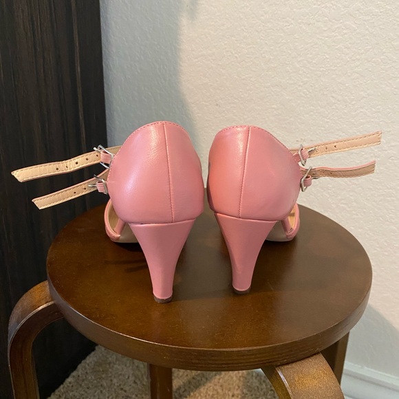 Chase + Chloe Blush Pink T-Strap Heels - Picture 3 of 8